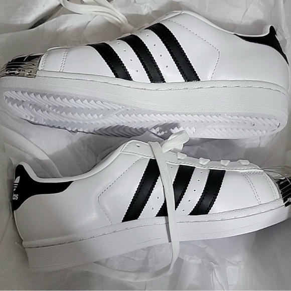 Adidas - Picture 6 of 7